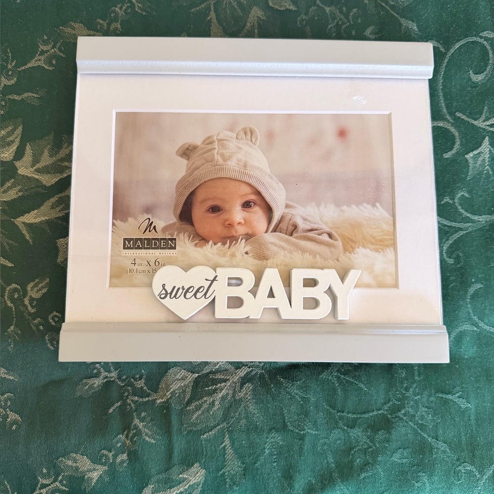 Malden International Designs White and Gray Frame for 4x6 Photo. Make an offer.